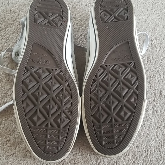 🌲Fuzzy Converse women's size 11 - Picture 3 of 5